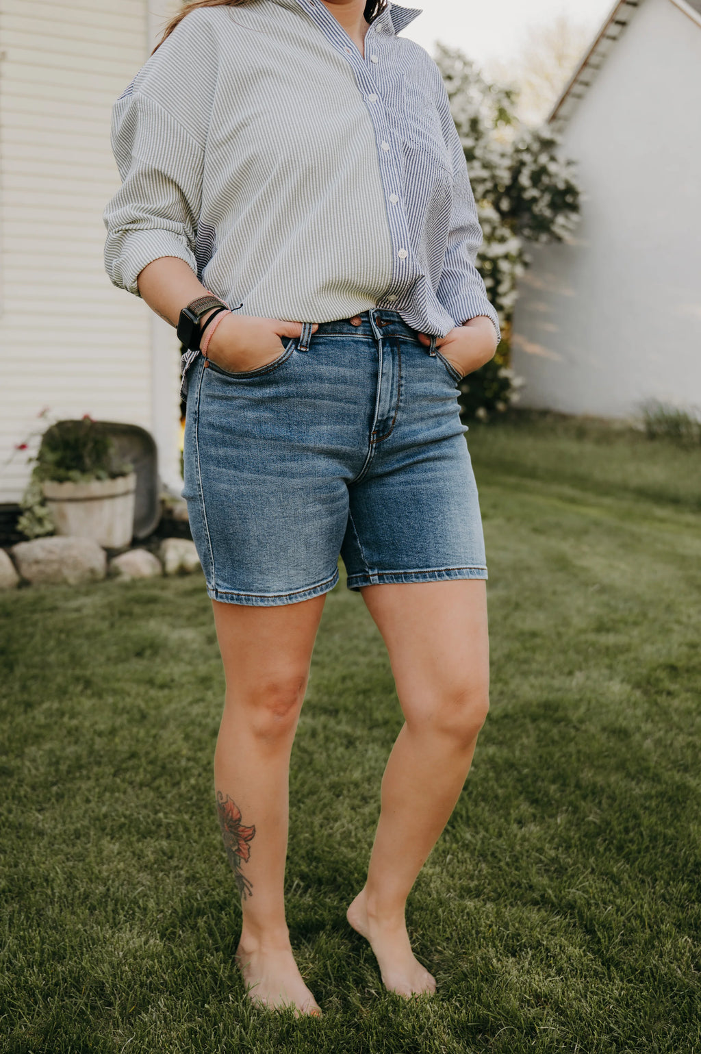 Judy Blue 2 Button Mid Length Dad Shorts JB15299