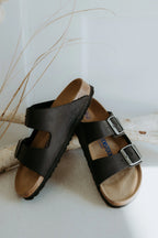 Birkenstocks Arizona Leather  Narrow Fit (Black Soft Bed)