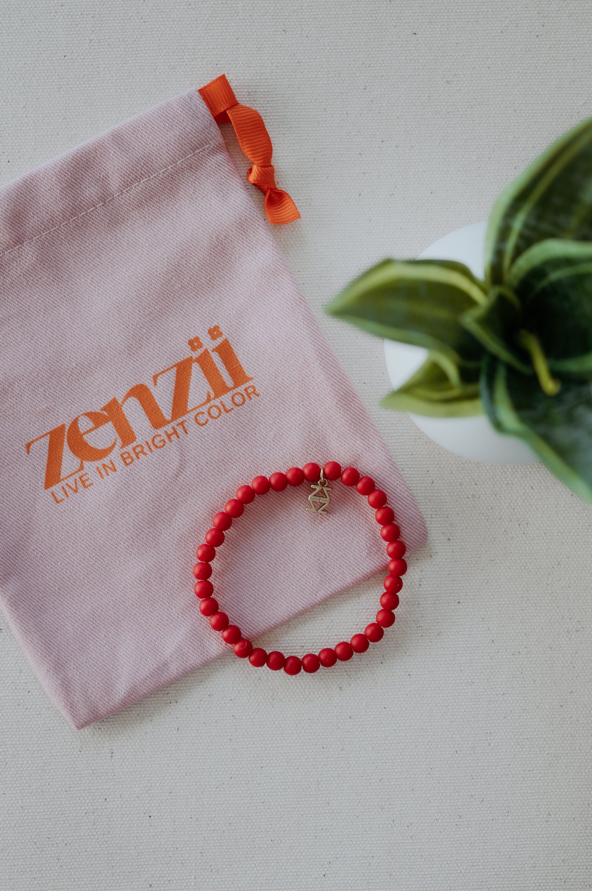 Zenzii Resin Beaded Bracelet Red