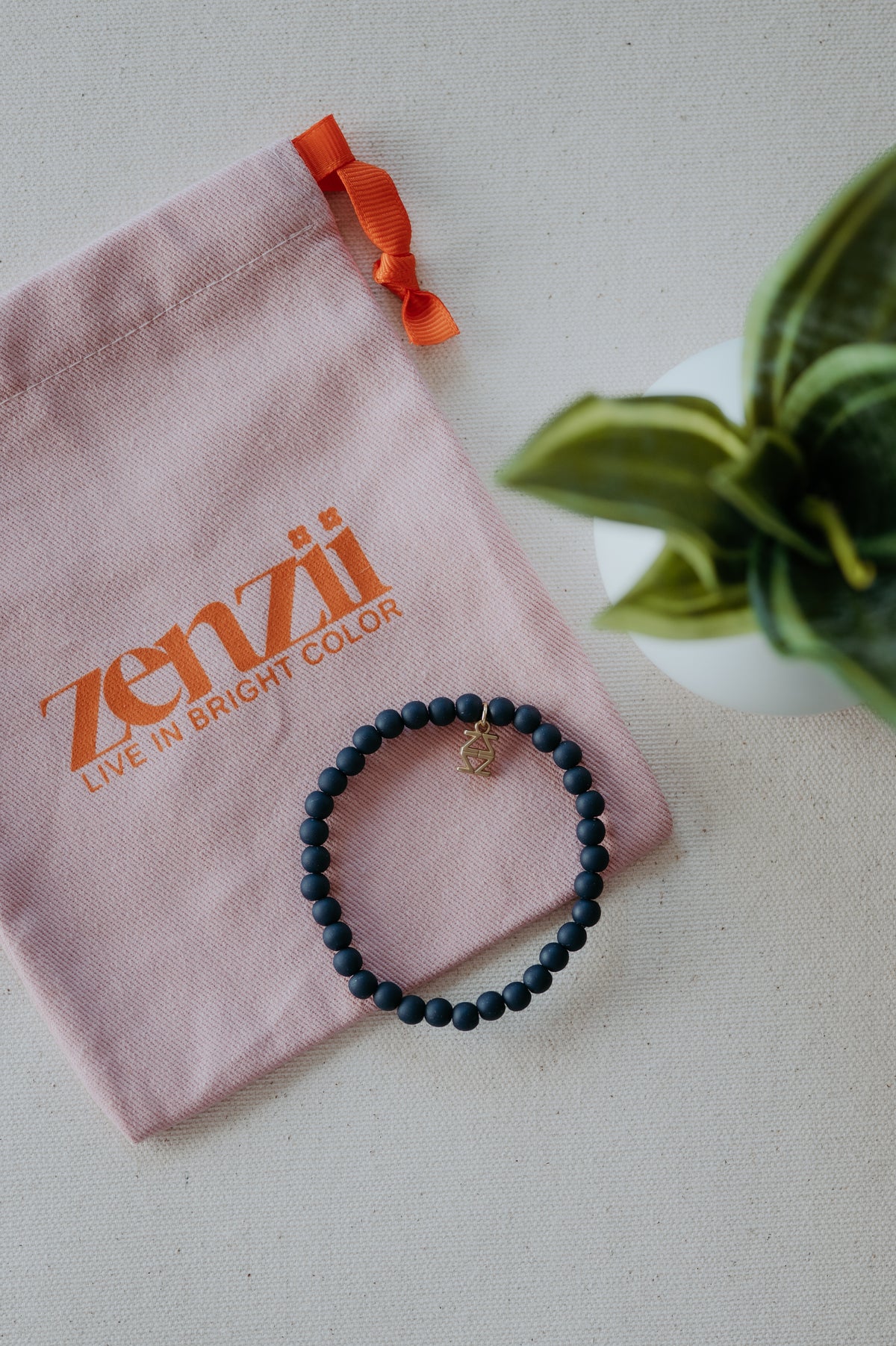 Zenzii Resin Beaded Bracelet Navy