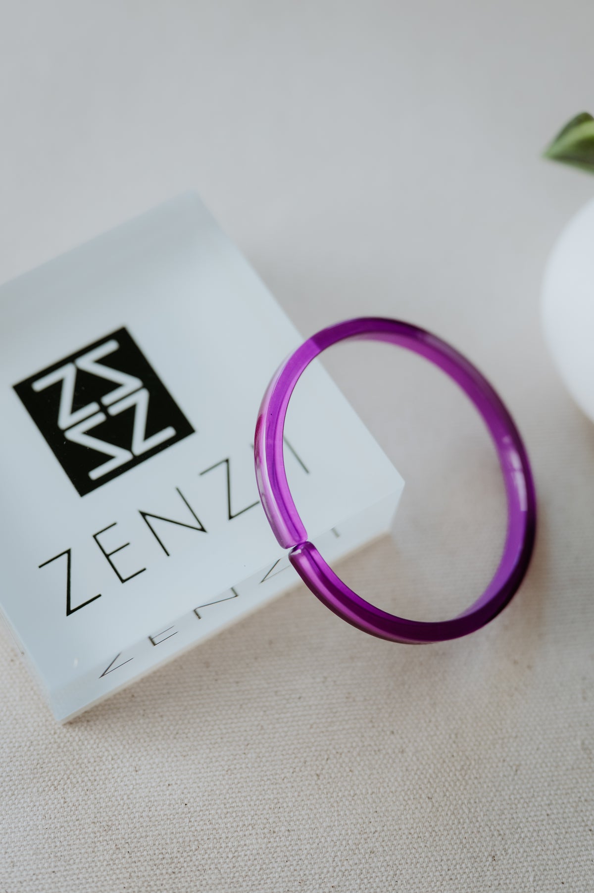 Zenzii Skinny Resin Bangle Purple