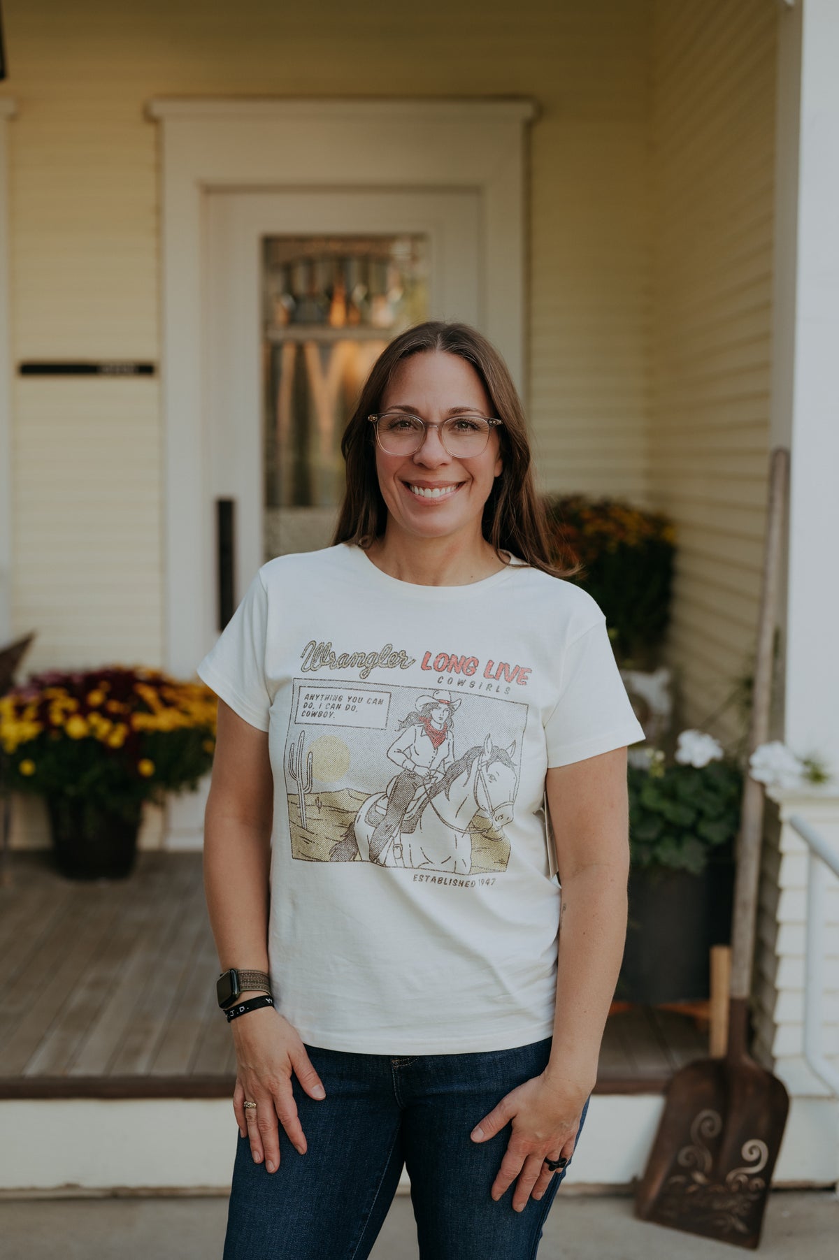 Wrangler Retro White Long Live Cowgirls Graphic Tee