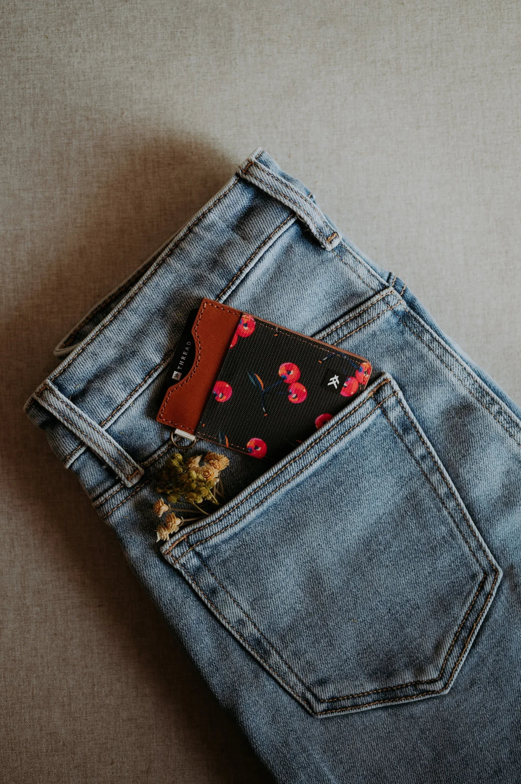 Thread Vertical Wallet (Moxie)