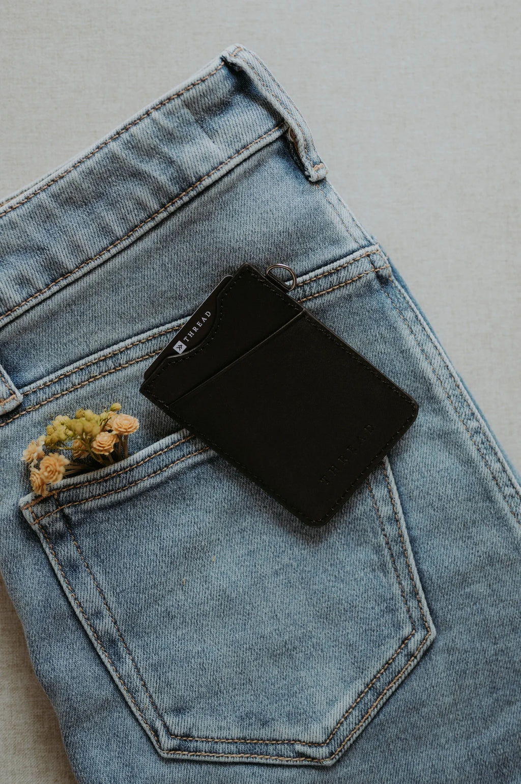 Thread Vertical Leather Wallet (Sanders Stone)