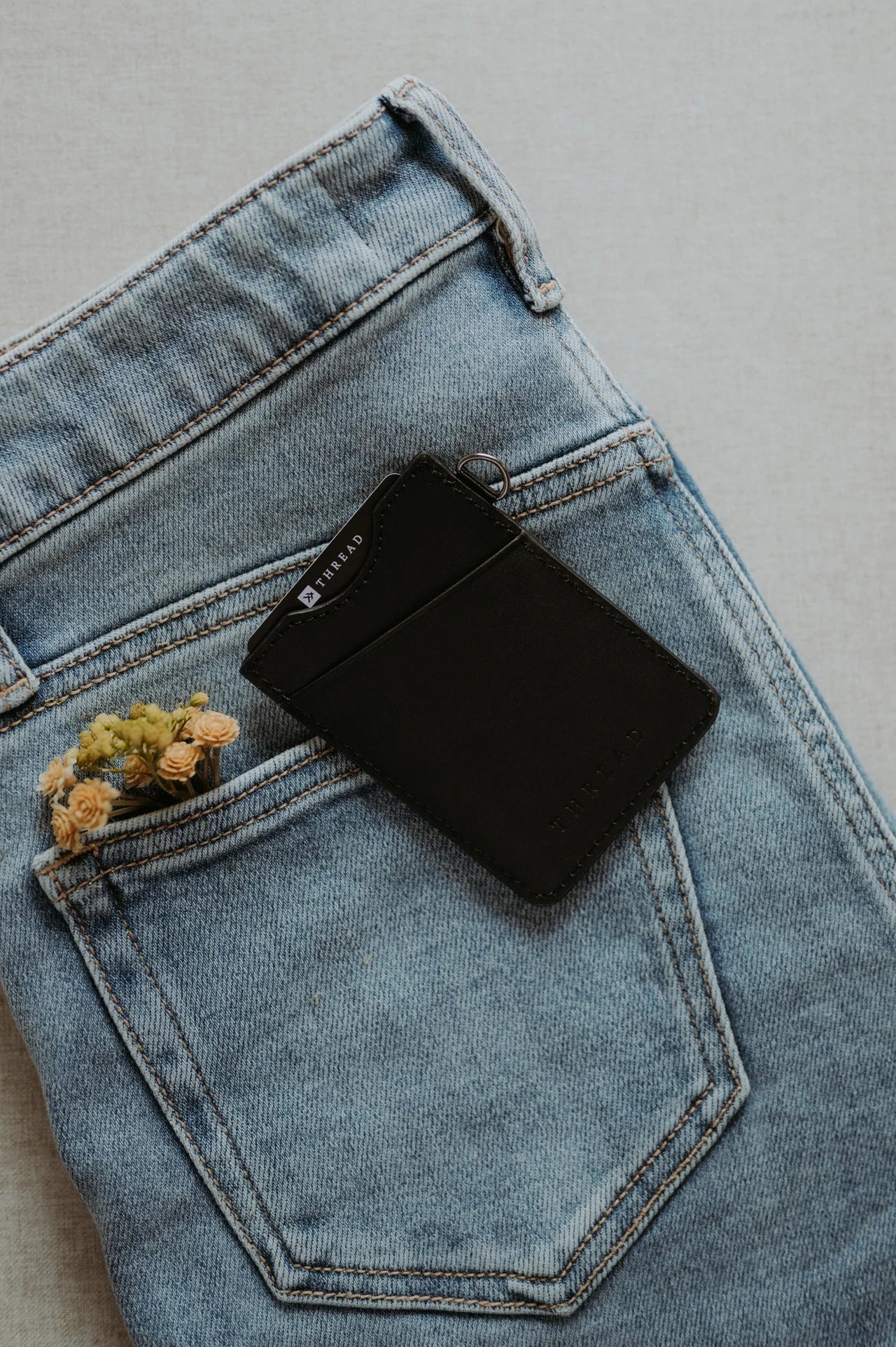Thread Vertical Leather Wallet (Sanders Stone)