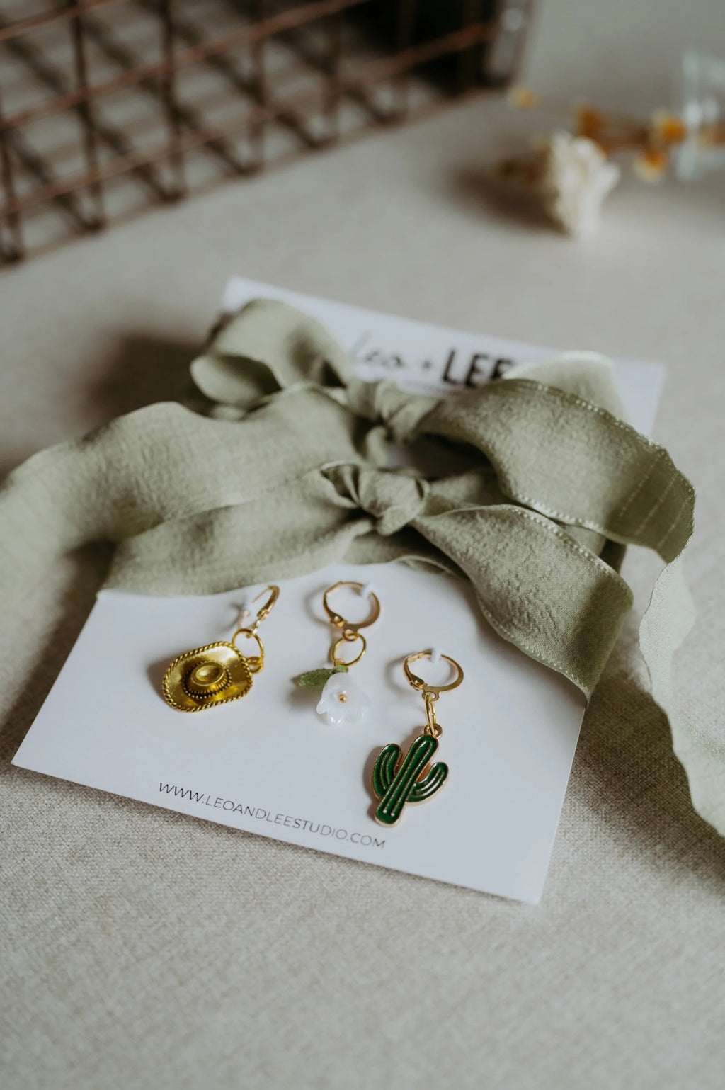 Leo & Lee Shoe Charm And Lace Set (Sage Green Laces, Cowboy Hat, Cactus, Flower)