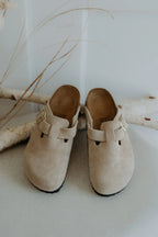 Birkenstocks Boston Suede Narrow Fit (Sandcastle)