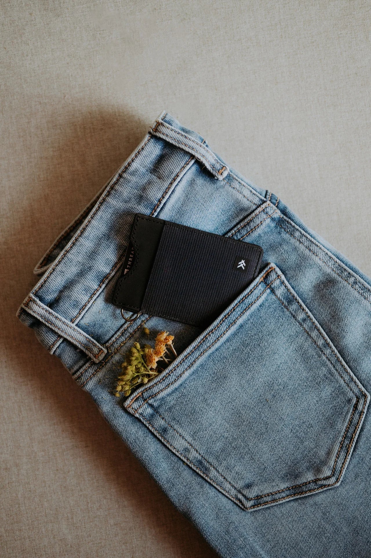 Thread Vertical Wallet (Black)