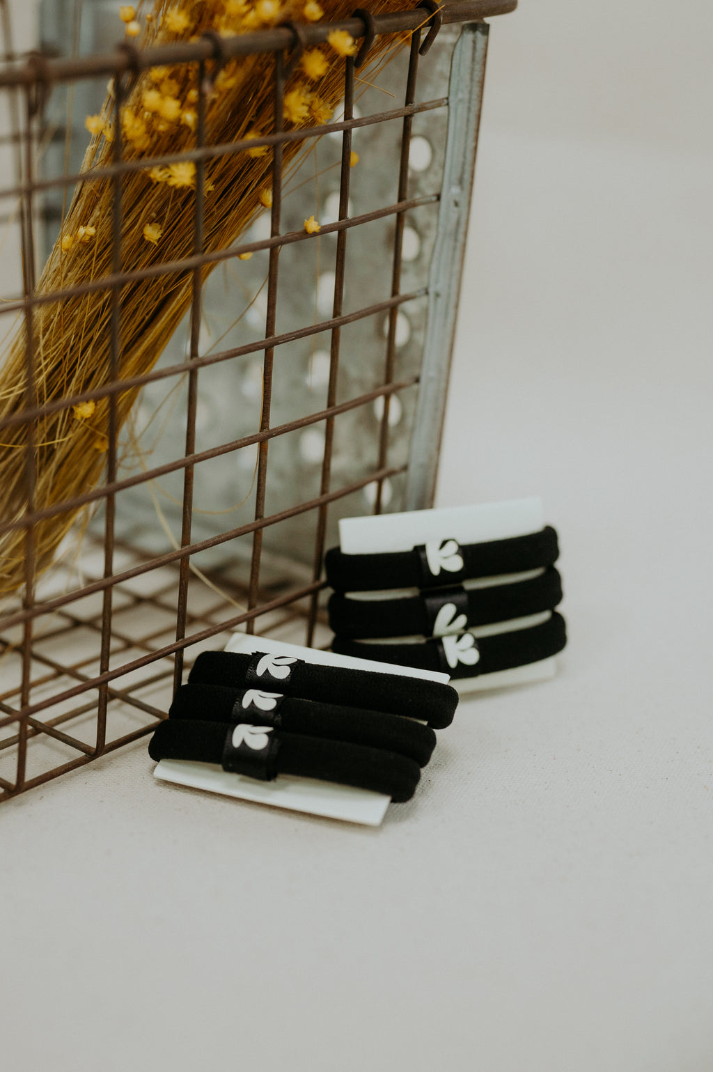 Kaxi  Skinny High Intensity Hair Ties Black (Pack of 6)