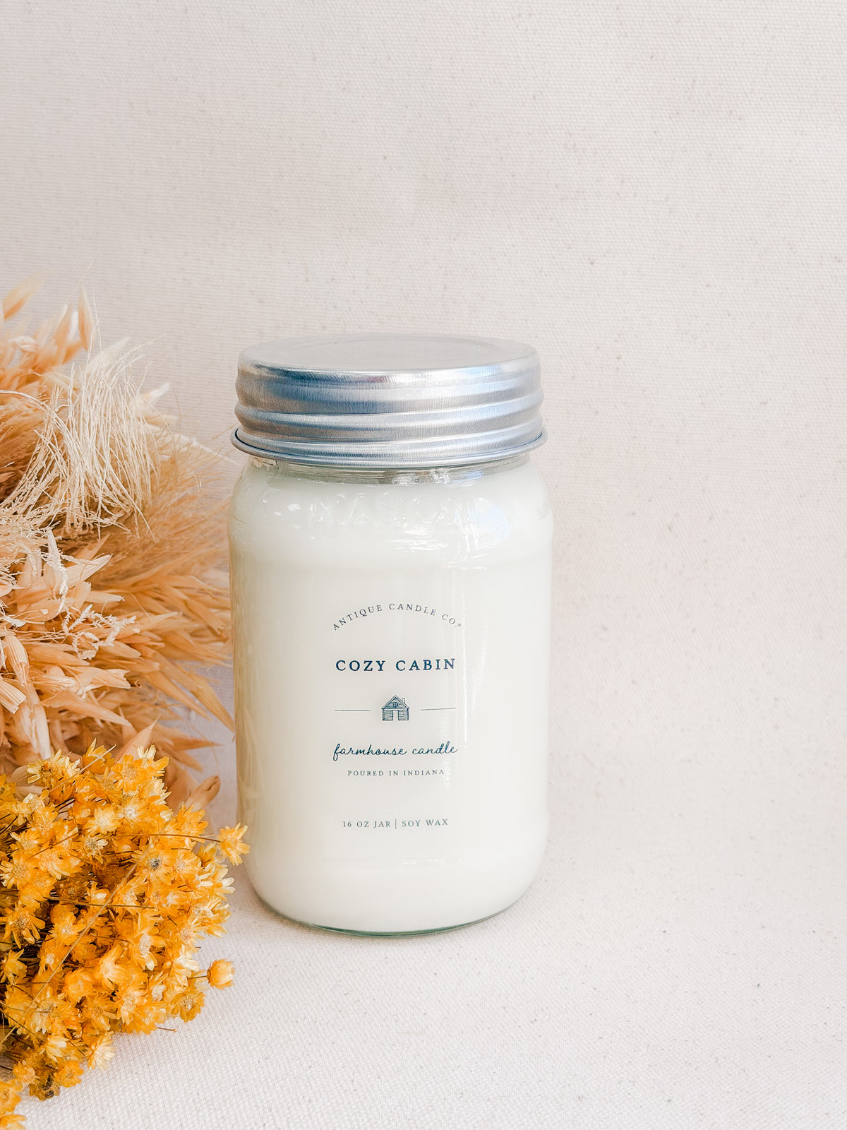 Antique Candle Co. Cozy Cabin 16 ounce