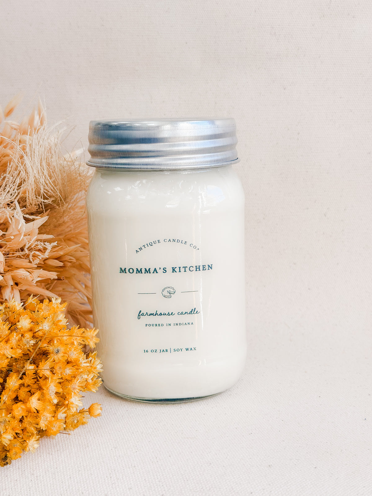 Antique Candle Co. Mommas Kitchen 16 ounce