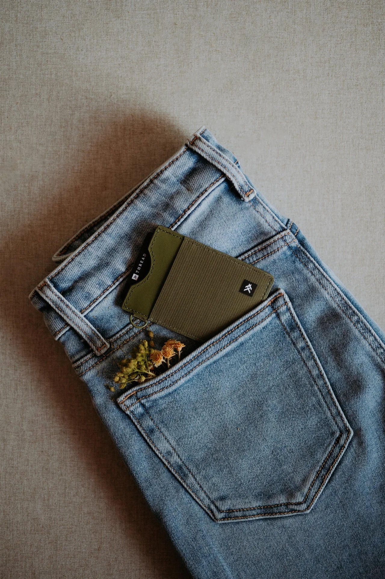 Thread Vertical Wallet (Olive Green)