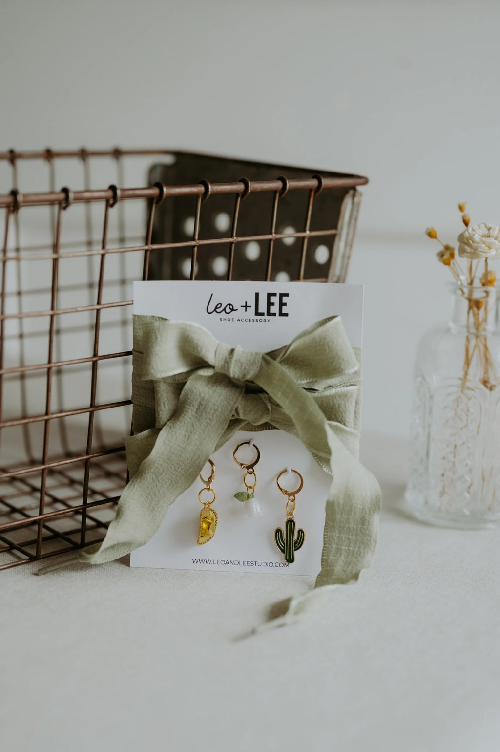 Leo & Lee Shoe Charm And Lace Set (Sage Green Laces, Cowboy Hat, Cactus, Flower)