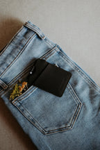 Thread Vertical Wallet (Black)