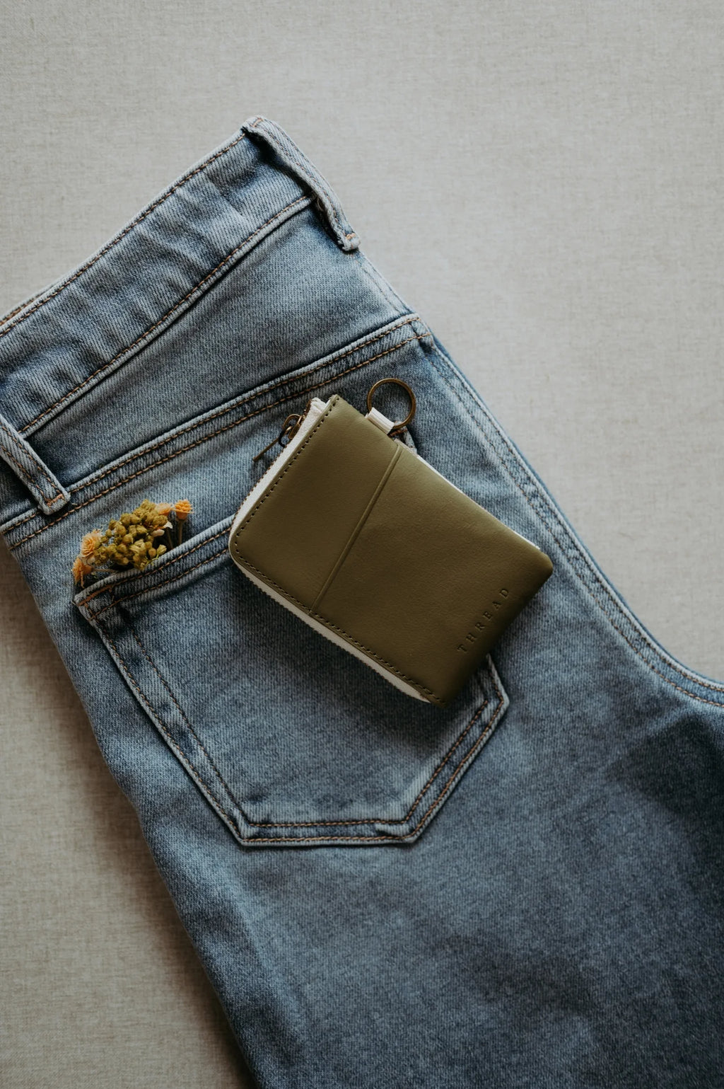 Thread Leather Zip Wallet (Scout Cream/Green)