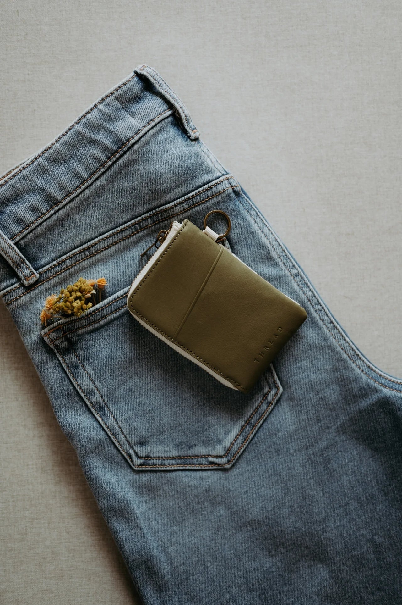 Thread Leather Zip Wallet (Scout Cream/Green)