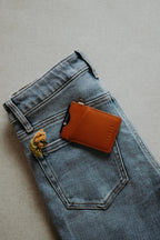 Thread Vertical Leather Wallet (Renea Green/Red)