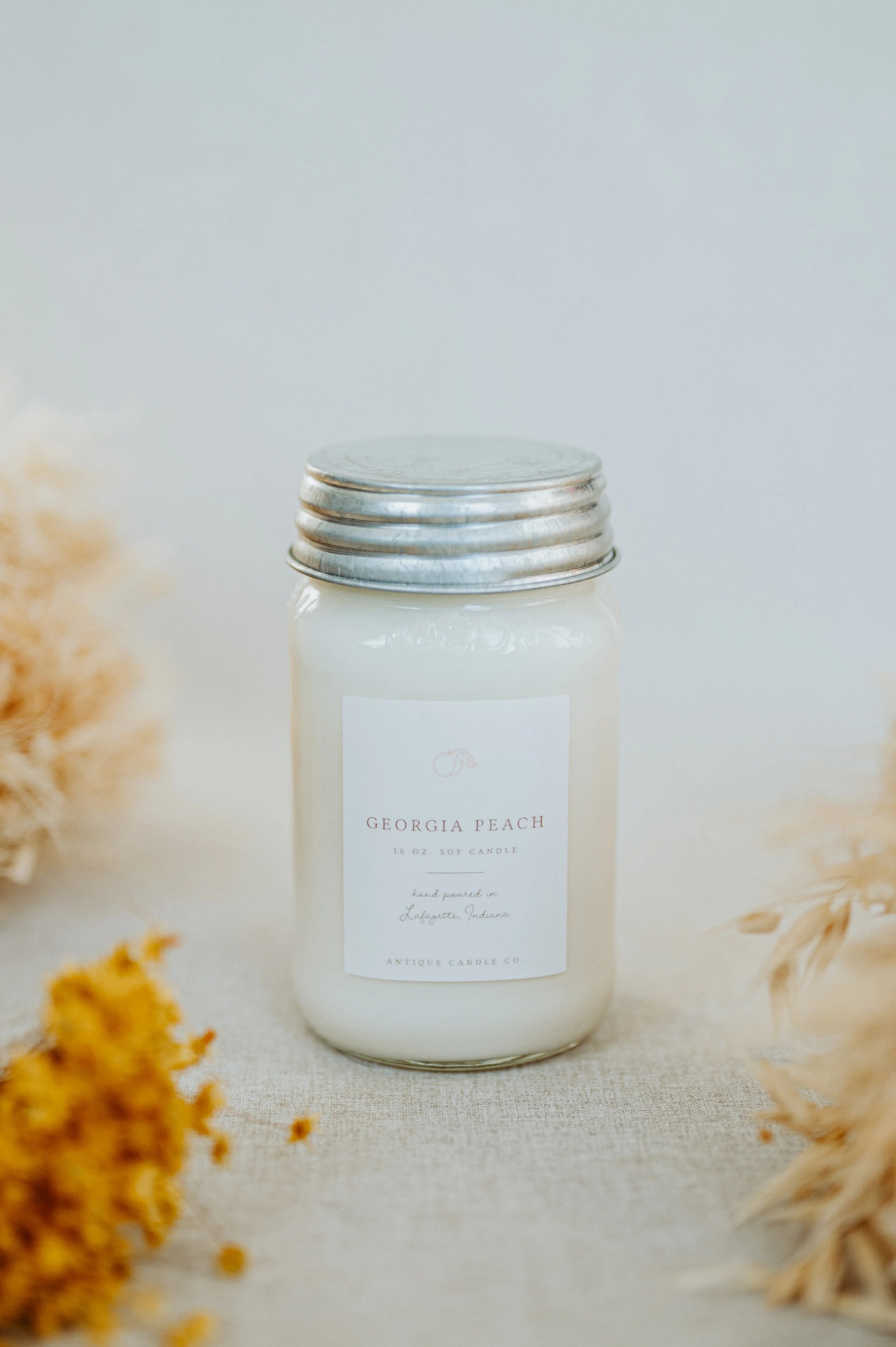 Antique Candle Co. Georgia Peach 16 Ounce