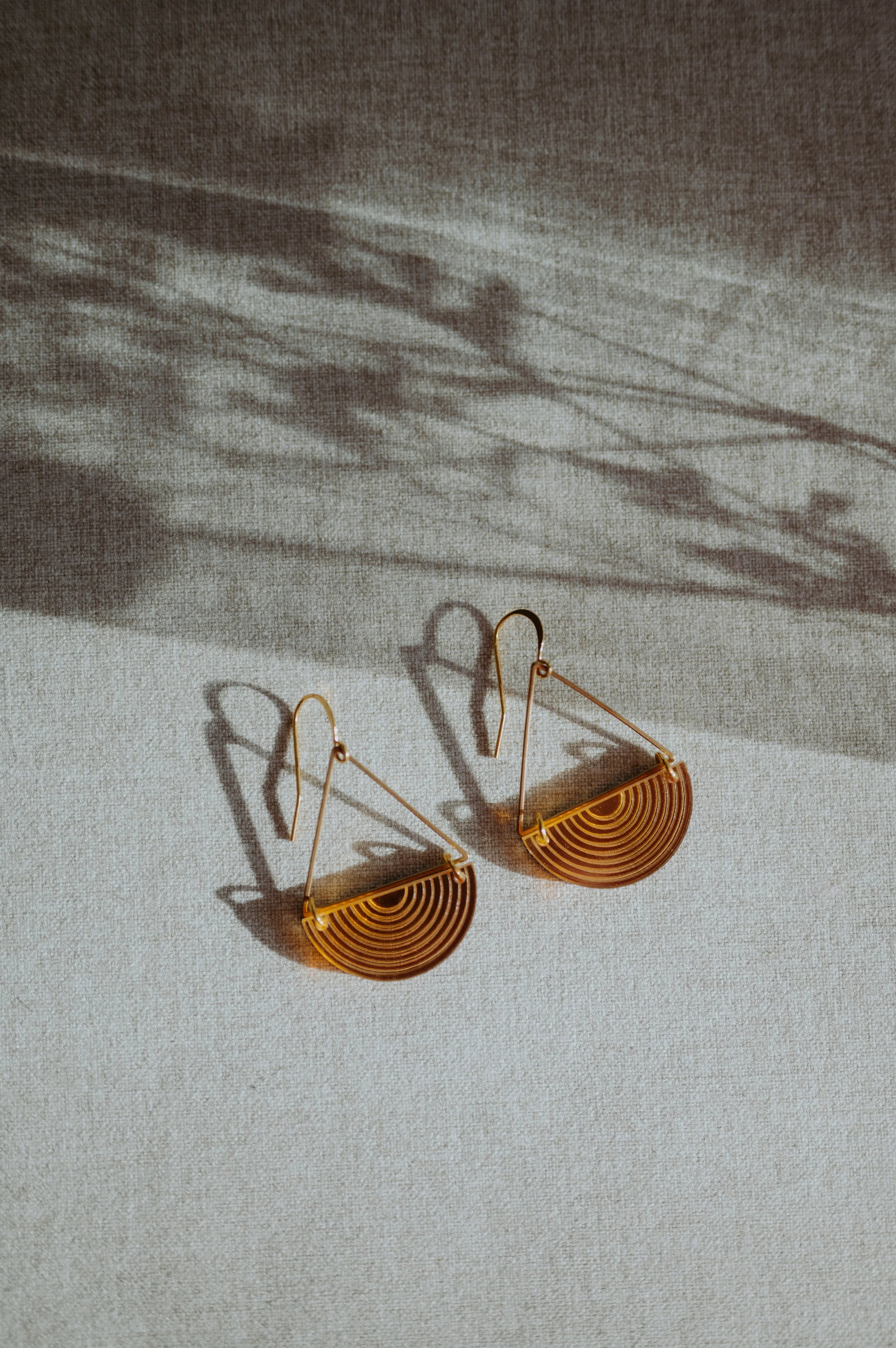 OTTI Half Moon Dangling Earring - Gold